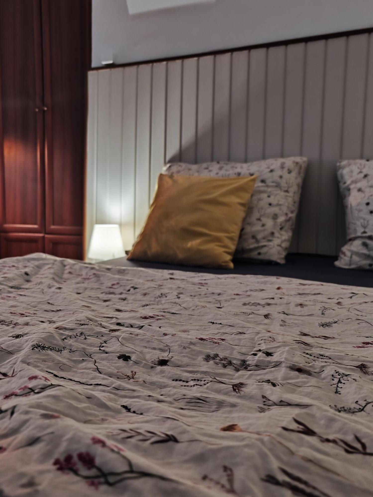 Vintage Room With Garden View Bratislava Ngoại thất bức ảnh