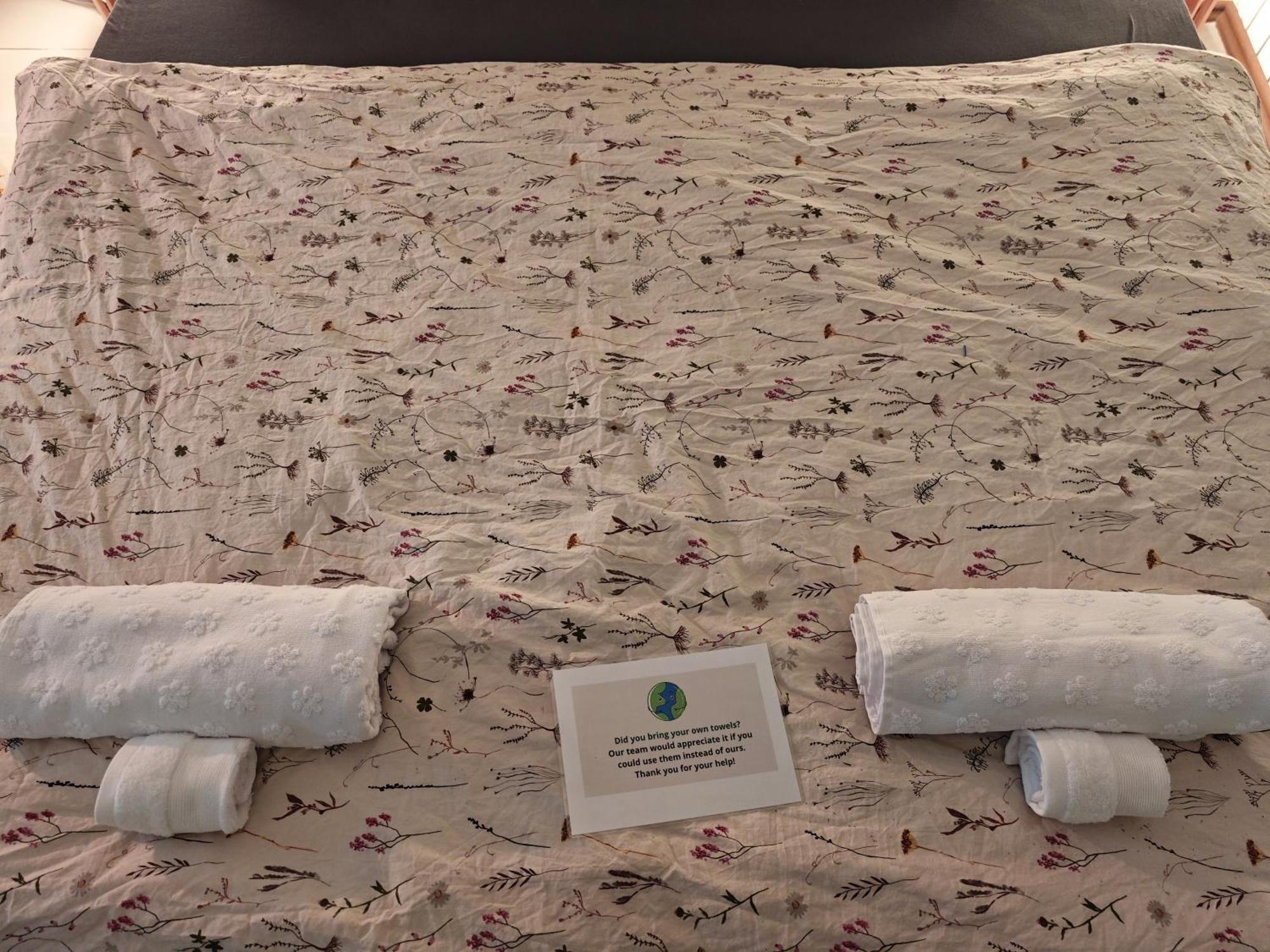 Vintage Room With Garden View Bratislava Ngoại thất bức ảnh