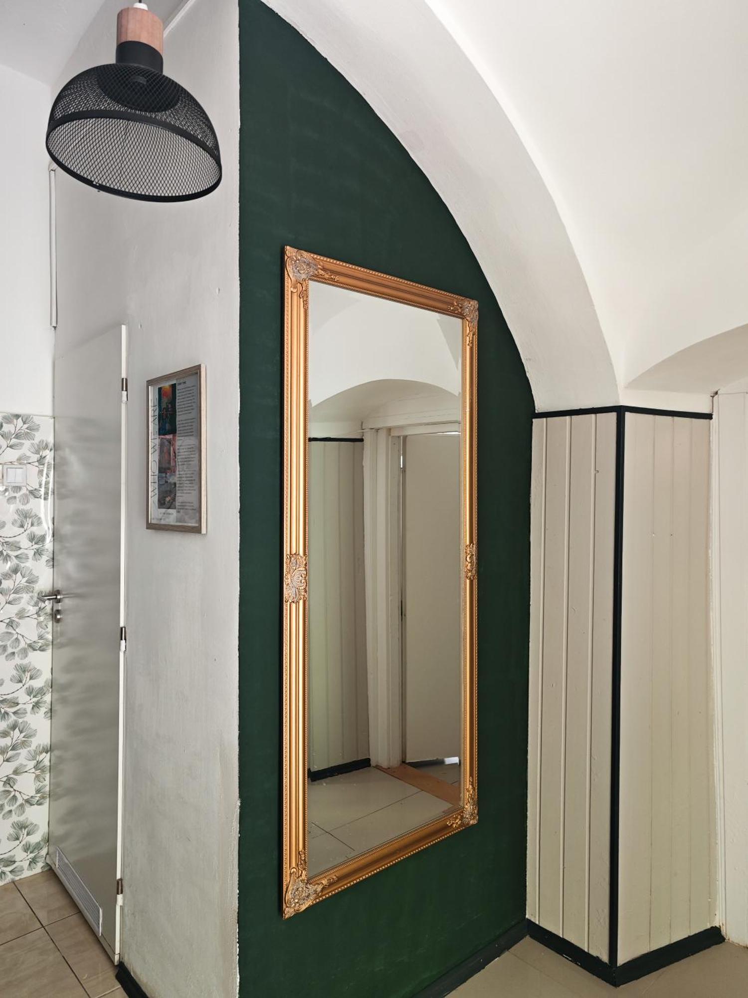Vintage Room With Garden View Bratislava Ngoại thất bức ảnh